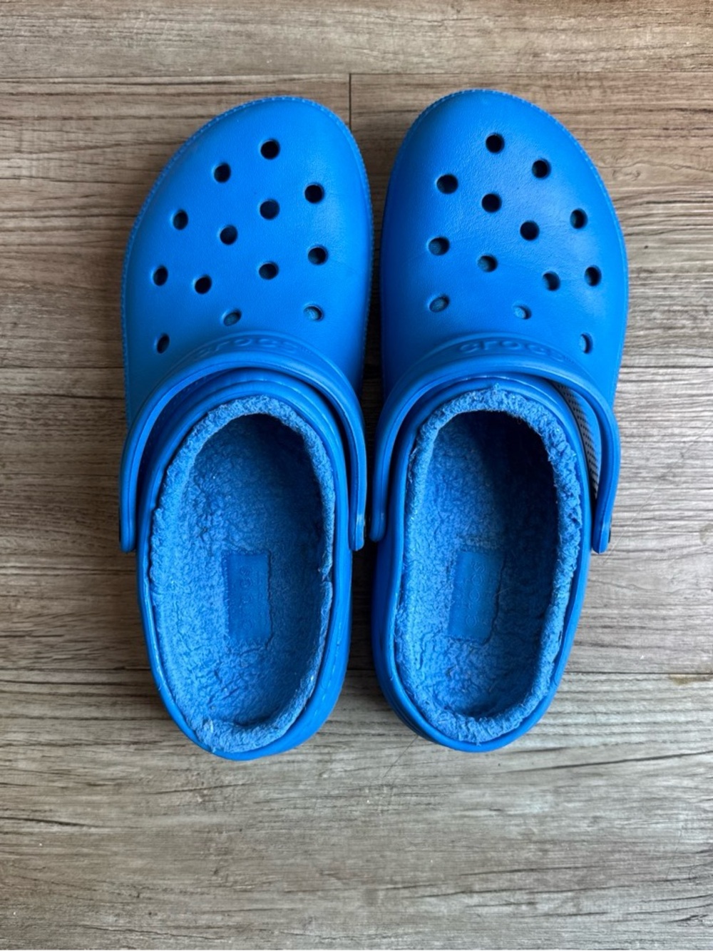 Crocs Blue Fleece-Lined Clog -menโs size 9 womenโs size 11